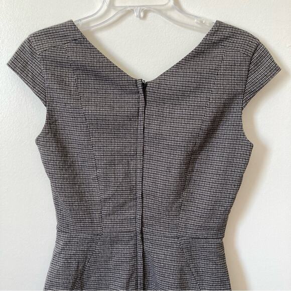 H&M Plaid Dress Size 4 - Picture 4 of 12